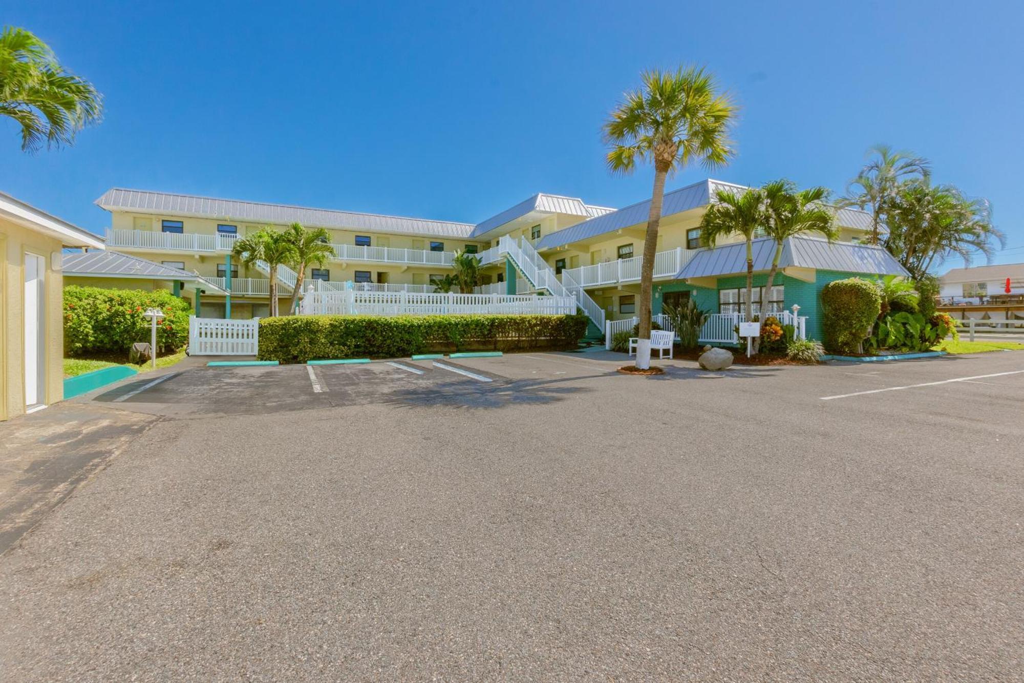 Tuckaway Shores Resort Melbourne Exterior photo